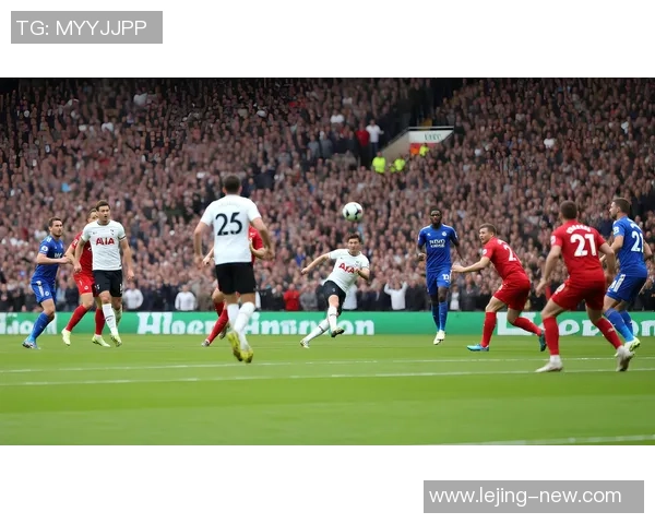 足球之美在于激情与团队合作的完美交融让我们共同感受这项运动的魅力与精彩